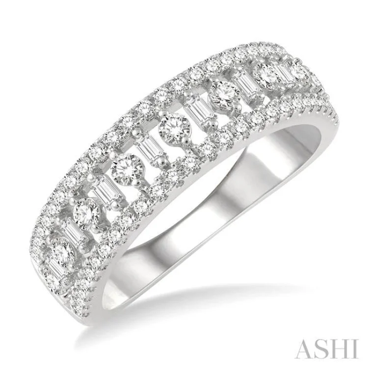 3/4 ctw Fusion Baguette and Round Cut Diamond Fashion Band in 14K White Gold